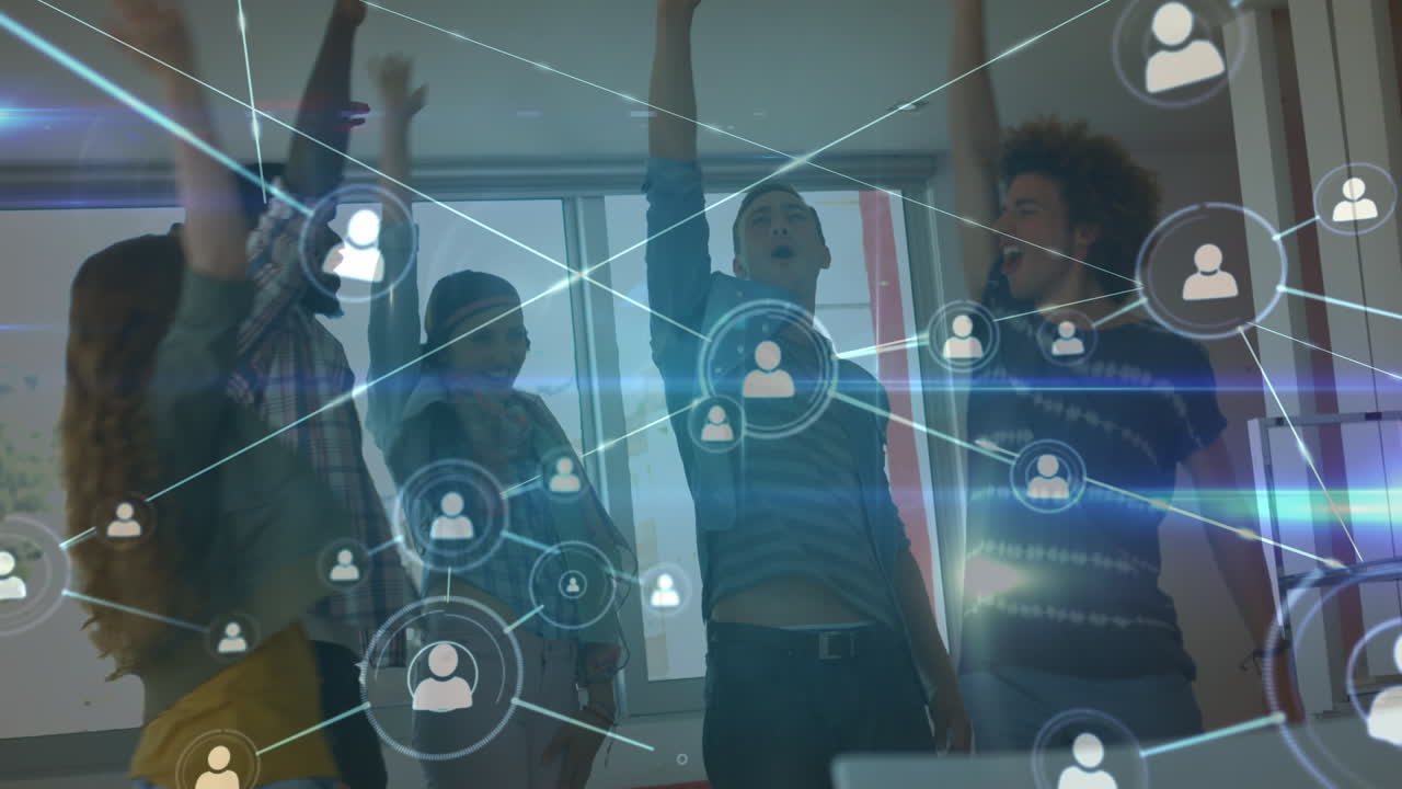 animación de la red de conexiones con las personas iconos sobre diversos estudiantes