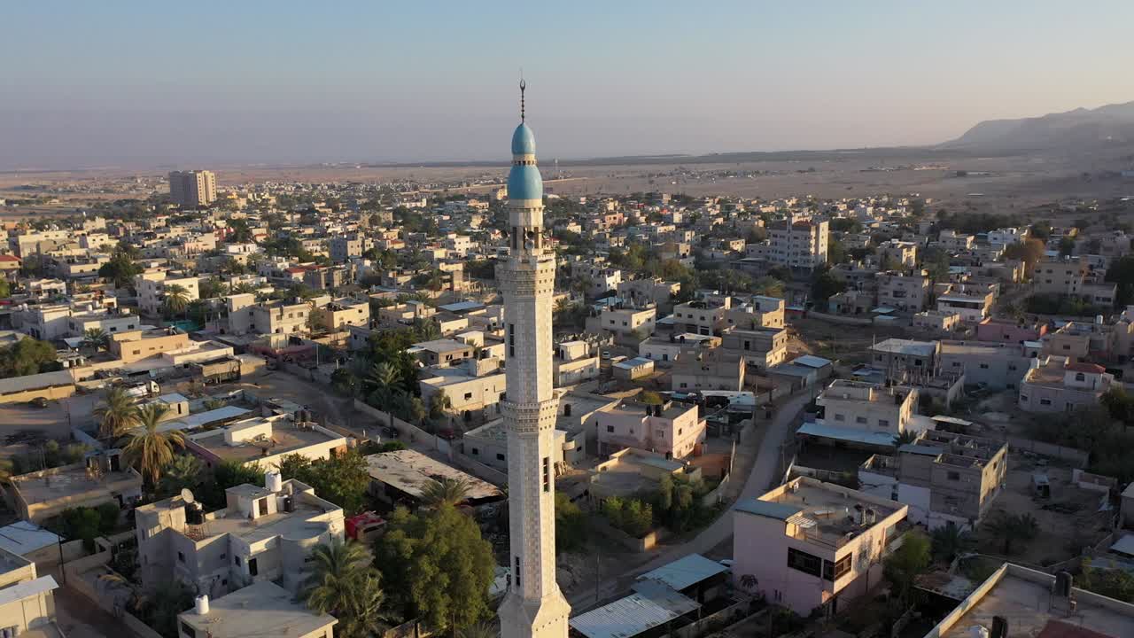 mezquita en la ciudad de jericó - vista aérea