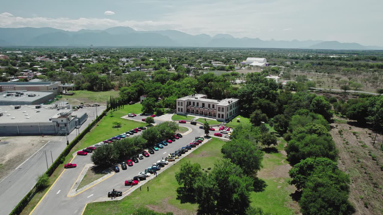 공중 - 건물 및 산맥, 몬테모렐로스, 누에보 레온, 멕시코, 스피닝 샷