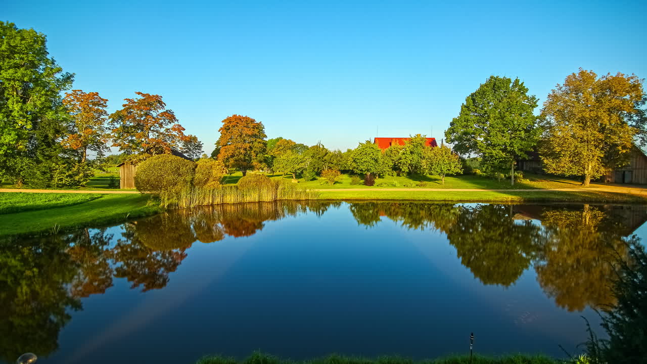 호수 시간 경과 와이드 샷을 통해 고요한 일출
