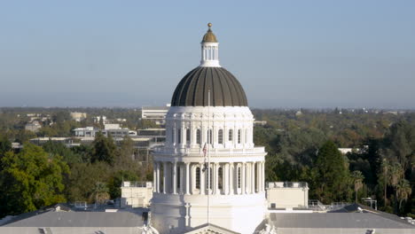 california state capitol building in sacramento