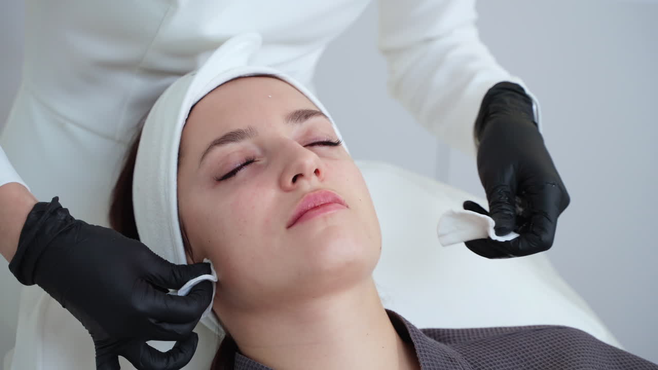 Trattamento viso da estetista