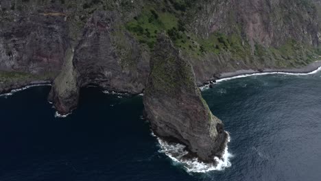 Antena:-Promontorio-Junto-Al-Océano-En-Madeira-Portugal