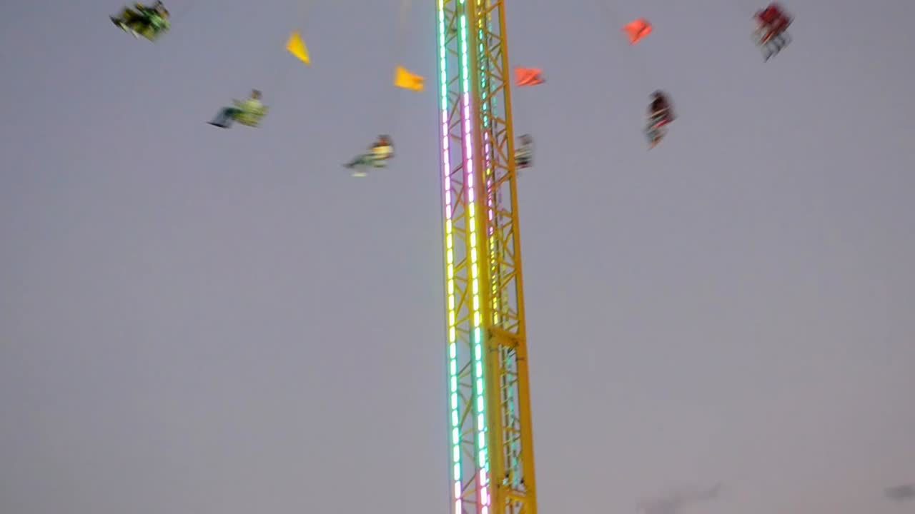 수직 스 - 위로 기울어, 하늘에서 회전