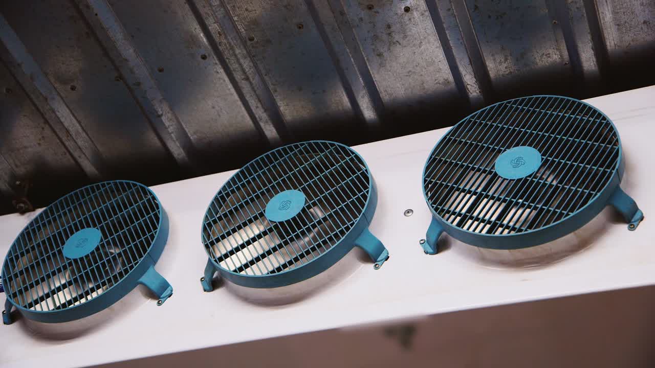 potentes ventiladores dentro de un refrigerador industrial 2