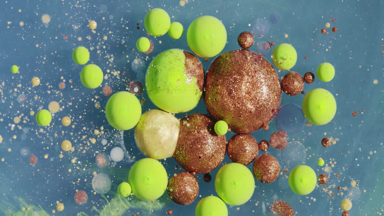 사이키델릭 아크릴 대리석 잉크 흐름 효과로 소용돌이치는 미세한 병원체 박테리아 입자