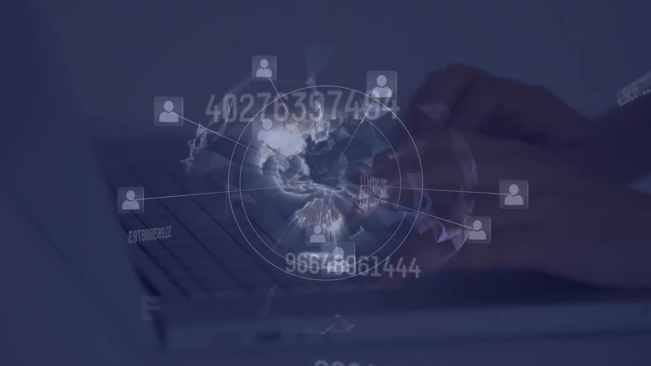 노트북을 사용하는 사람 위에 연결 및 숫자의 네트워크와 함께 지구의 애니메이션