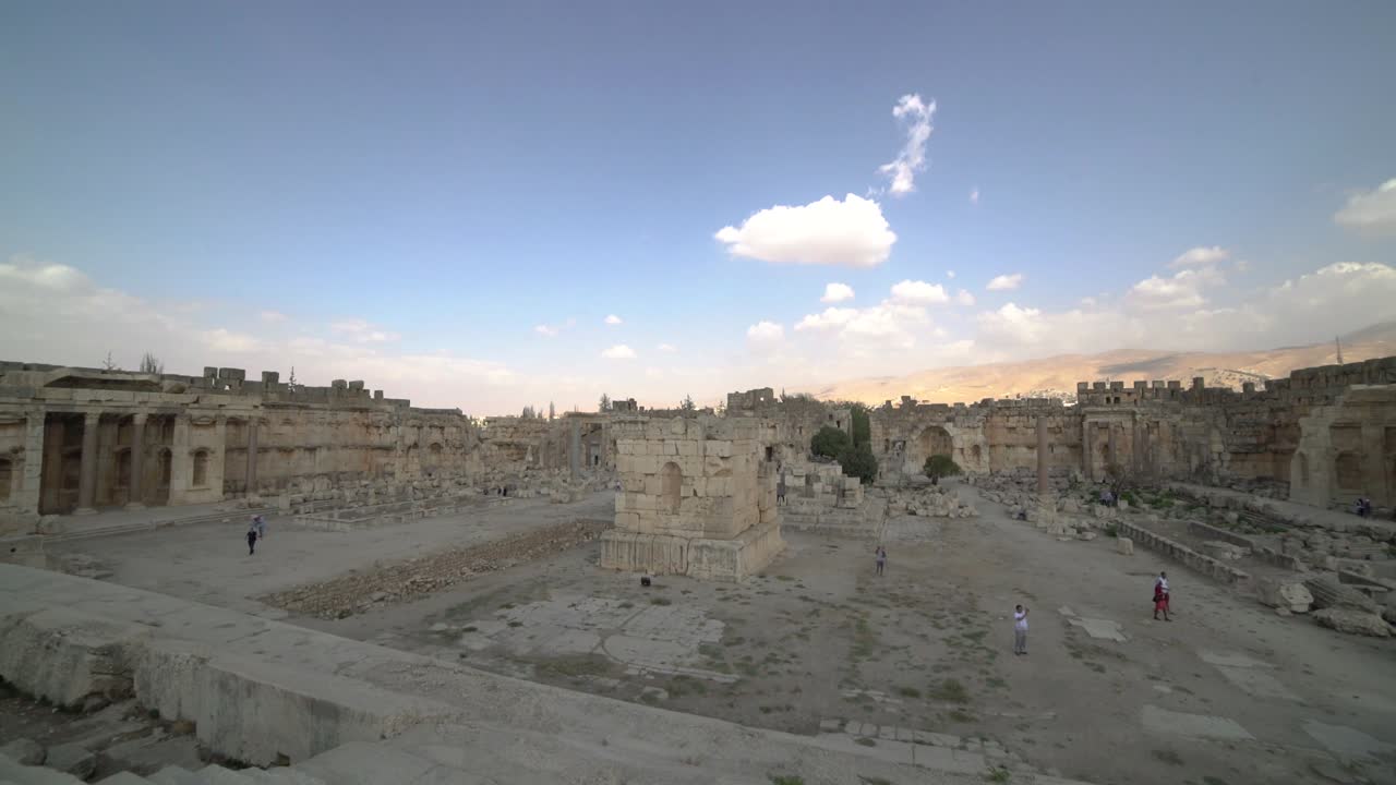 el antiguo templo romano histórico de baco en baalbek, líbano