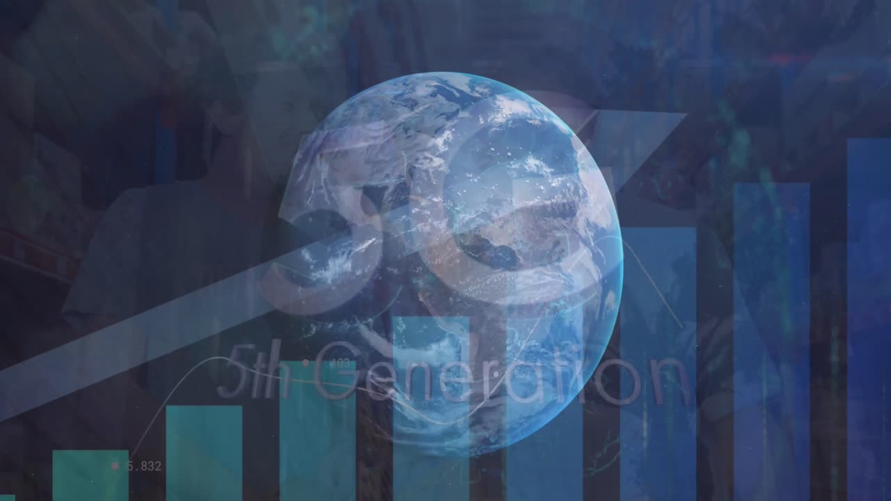 animación del procesamiento de datos financieros y globo con texto 5g sobre diversas personas