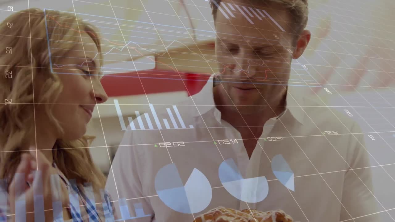 백인 행복한 부부가 가게에서  새를 맡는 인포그래픽 인터페이스의 애니메이션