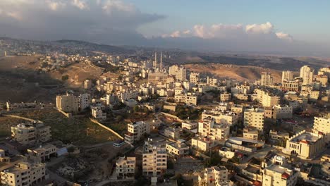 ciudad palestina de al-eizariya en el desierto de judea