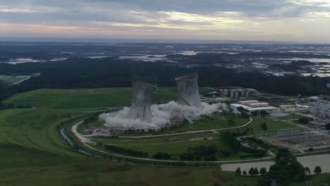 demolición de las torres de enfriamiento de la planta de energía de jacksonville fl por explosión controlada en 1080