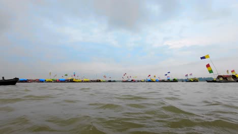 lots-of-boat-stand-on-river-wide-view-india