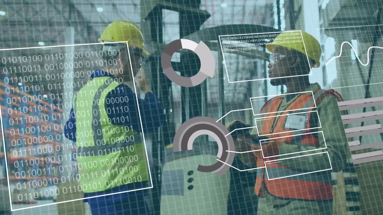 Højre medarbejder tapper på en enhed og peger på en lagergaffeltruck, venstre nikker, AR-diagrammer diagnosticerer.