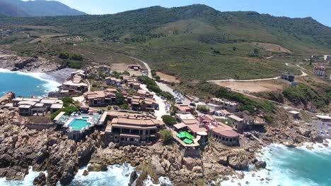 Villa-Con-Piscina-En-La-Roca-Frente-Al-Mar-Mediterraneo-Argelia-Bejaia