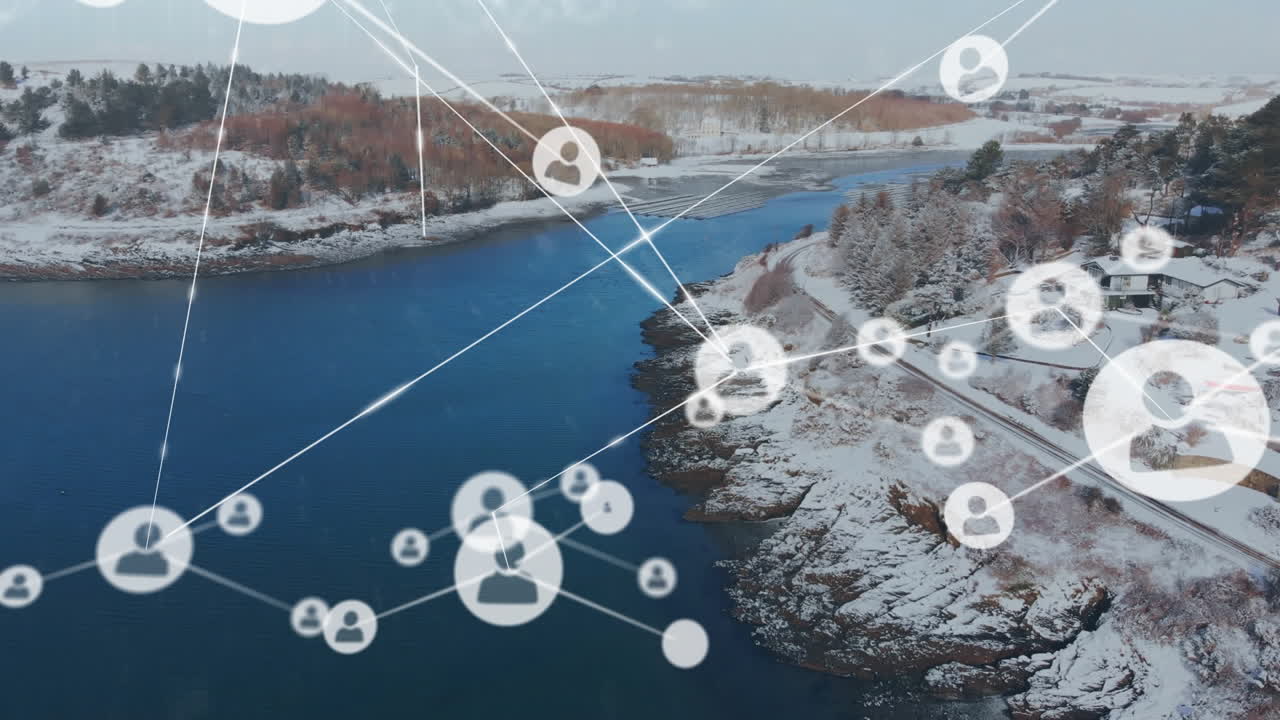 animación de la red de conexiones con íconos sobre el paisaje de montaña