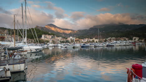 Soller-Hafen-Sonnenuntergang-4k-00