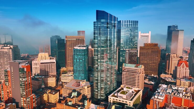 Poluição do ar em uma metrópole moderna e vibrante. Fumaça se espalha sobre Boston, Massachusetts, EUA. Vista aérea