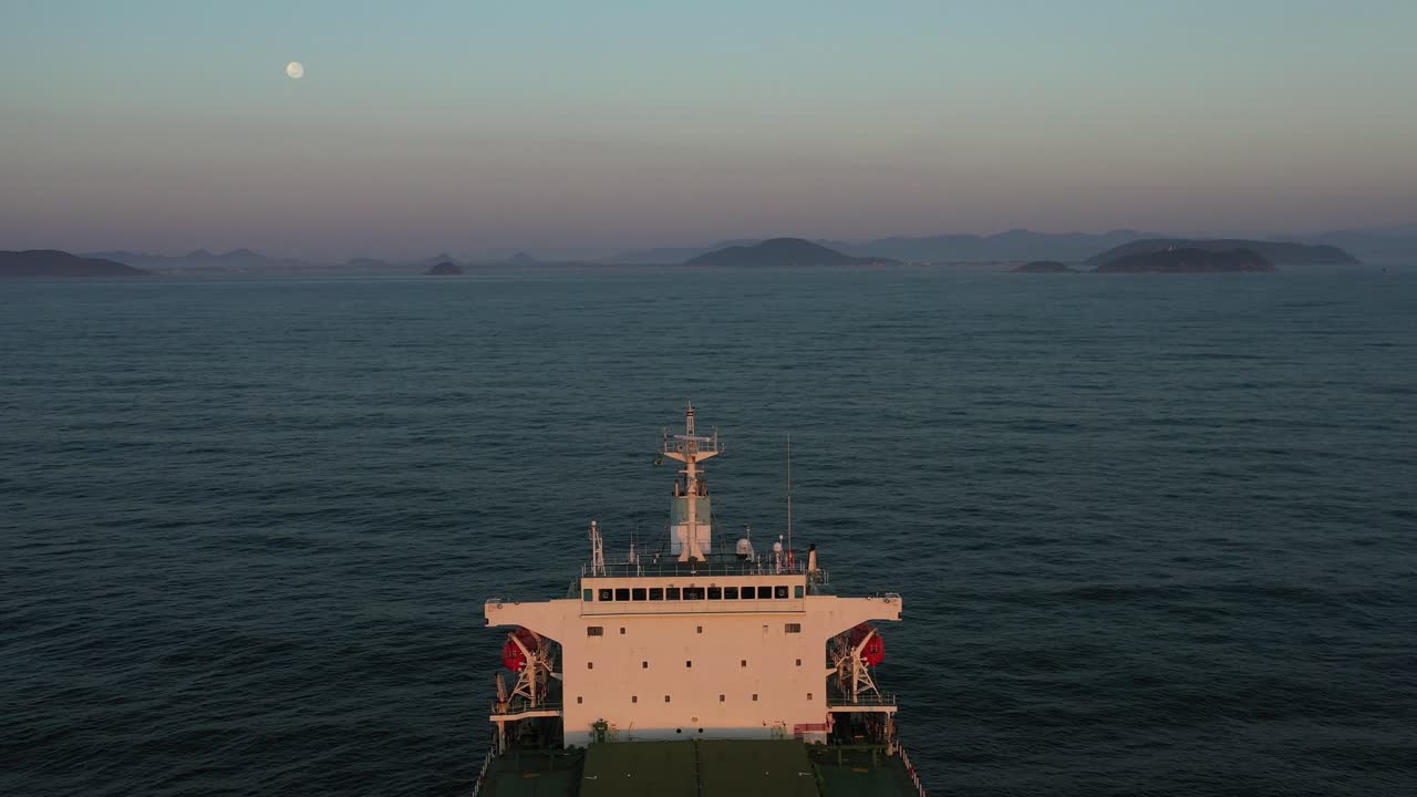 4k 플라이 위 파나막스 크기 벌크선 선박