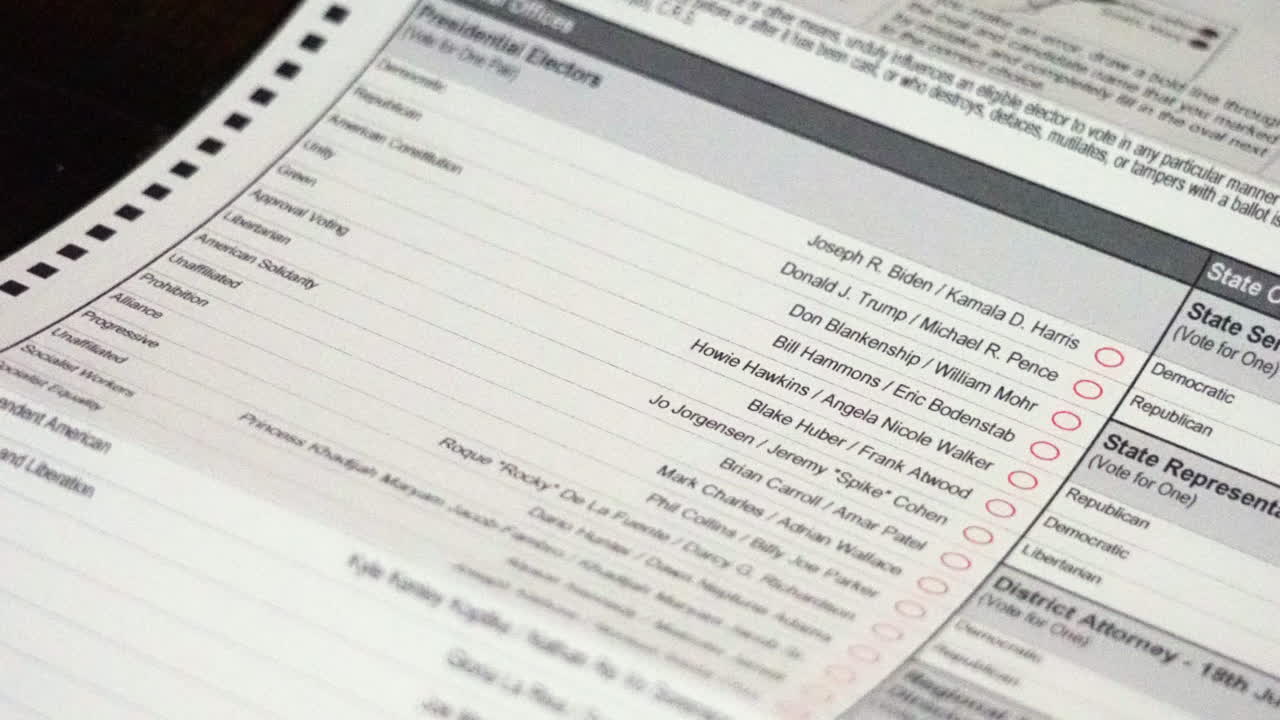 boleta electoral presidencial en blanco de los estados unidos de 2020, burbujas de donald trump y joe biden