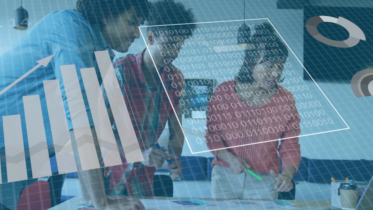 다양한 동료들이 사무실에서 일을 논의하는 데이터 처리 및 다이어그램의 애니메이션