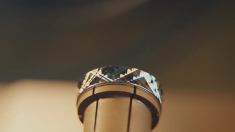 proceso de fabricación de anillos de diamantes