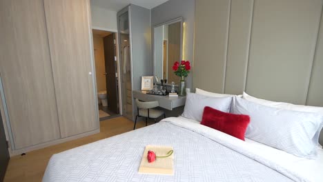 decoración de dormitorio acogedora y elegante