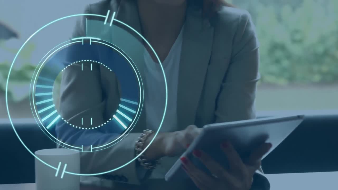 animación de la exploración del alcance sobre la mujer usando la tableta