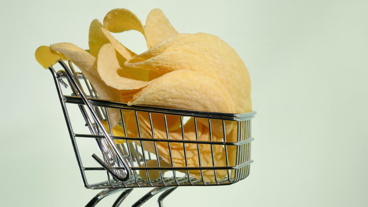 작은 쇼핑 카트의 칩