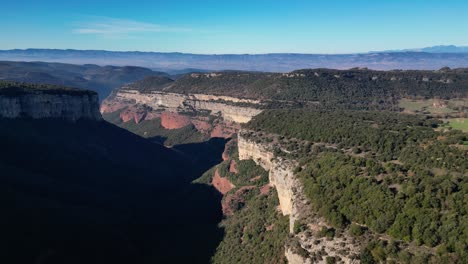 Rugged-cliffs-and-lush-greenery-in-tavertet-region-near-barcelona,-aerial-view