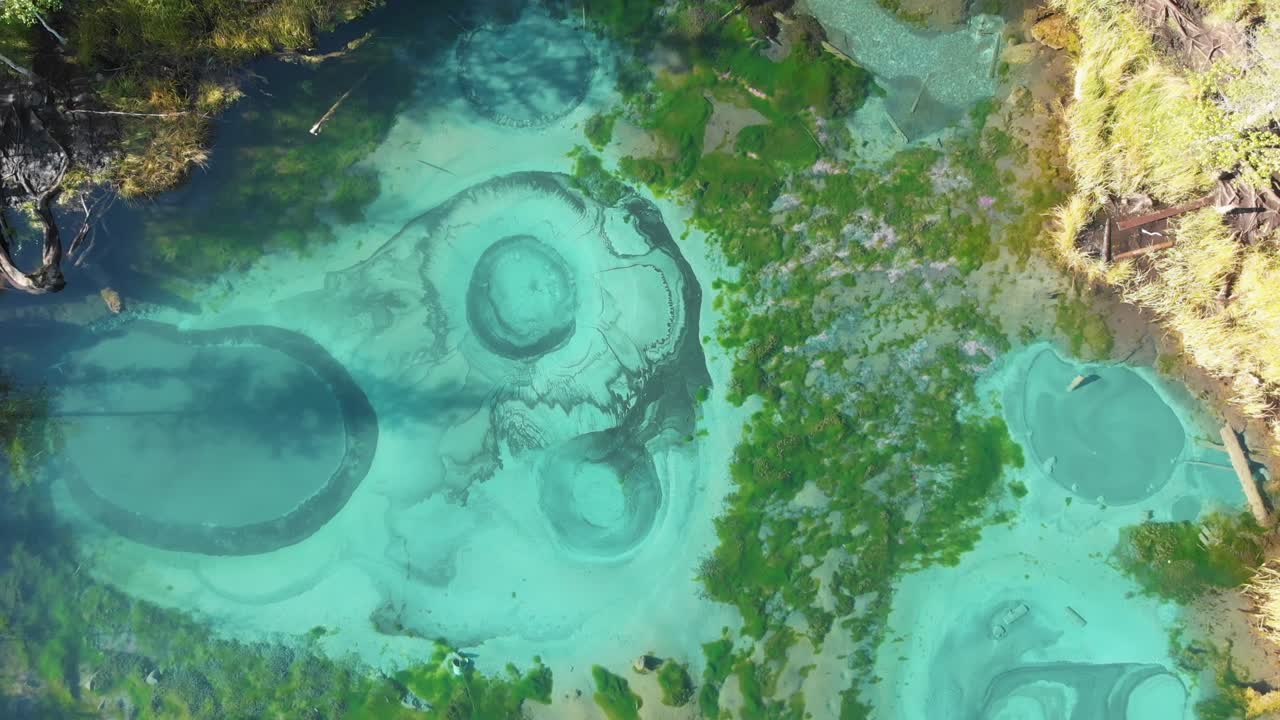 온천 이 있는 게이저 호수