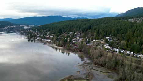 Ocean-shore-with-mud-in-the-city