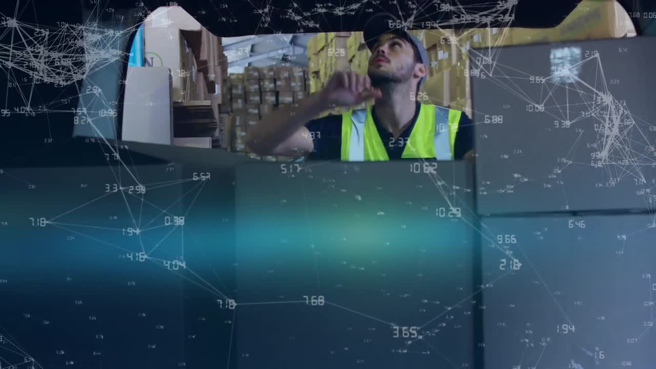 repartidor cargando paquetes en una furgoneta