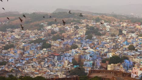 Jodhpur-(auch-Blaue-Stadt)-Ist-Die-Zweitgrößte-Stadt-Im-Indischen-Bundesstaat-Rajasthan-Und-Offiziell-Die-Zweitgrößte-Metropole-Des-Bundesstaates.