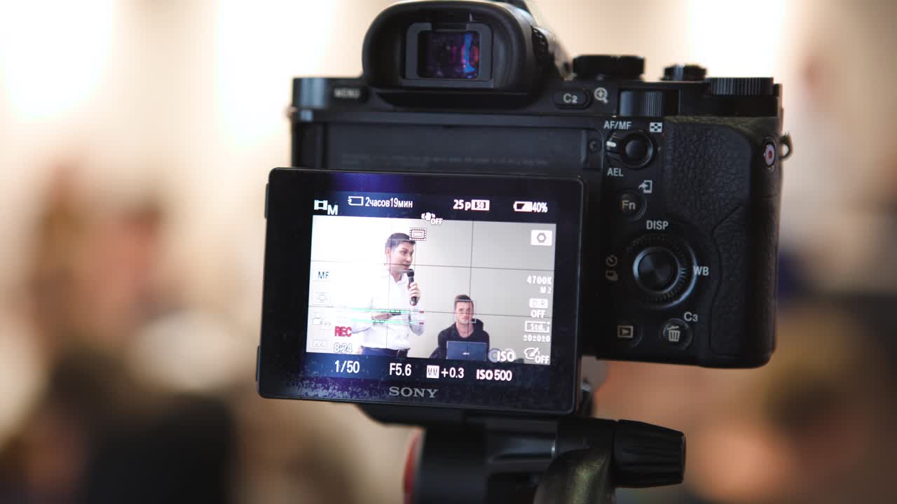 câmara gravando uma apresentação