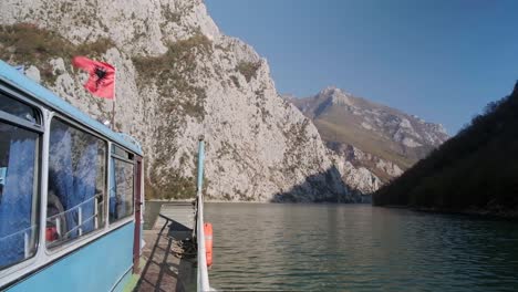 Albanien-Komani-See---Fähre-Nach-Valbona