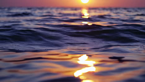 puesta de sol sobre el océano