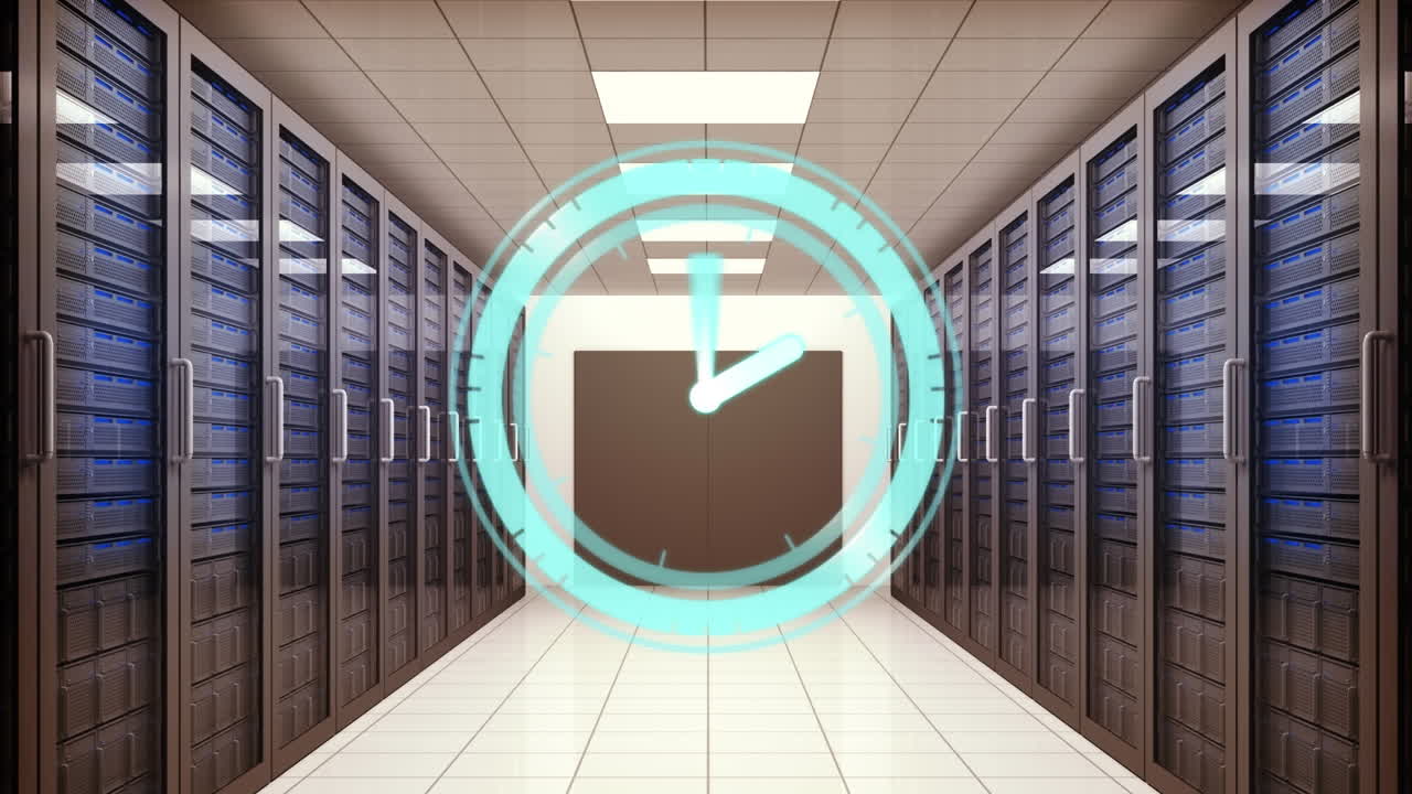 animación del reloj moviéndose rápidamente sobre los servidores de la computadora en la sala de tecnología