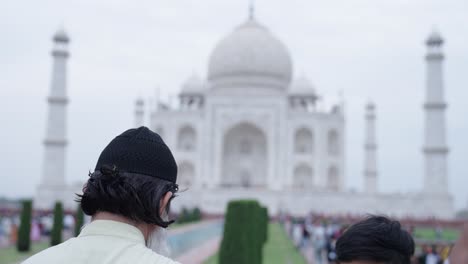 Hombre-Musulmán-Haciendo-Clic-En-Imágenes-Del-Taj-Mahal