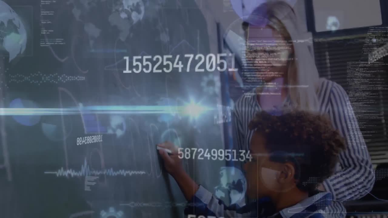 animación del procesamiento de datos sobre diversos escolares y maestros.