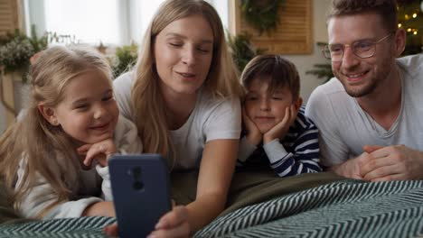 Family-has-video-chat-at-Christmas