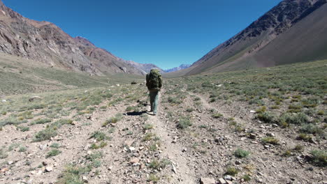 desde la aproximación al campo base en el ascenso al aconcagua