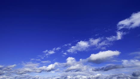 himmel mit sich bewegenden wolken (zeitverlauf, schleife)