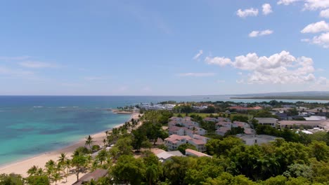 Amplia-Antena-Panorámica-En-órbita-Que-Muestra-Una-Impresionante-Playa-En-República-Dominicana