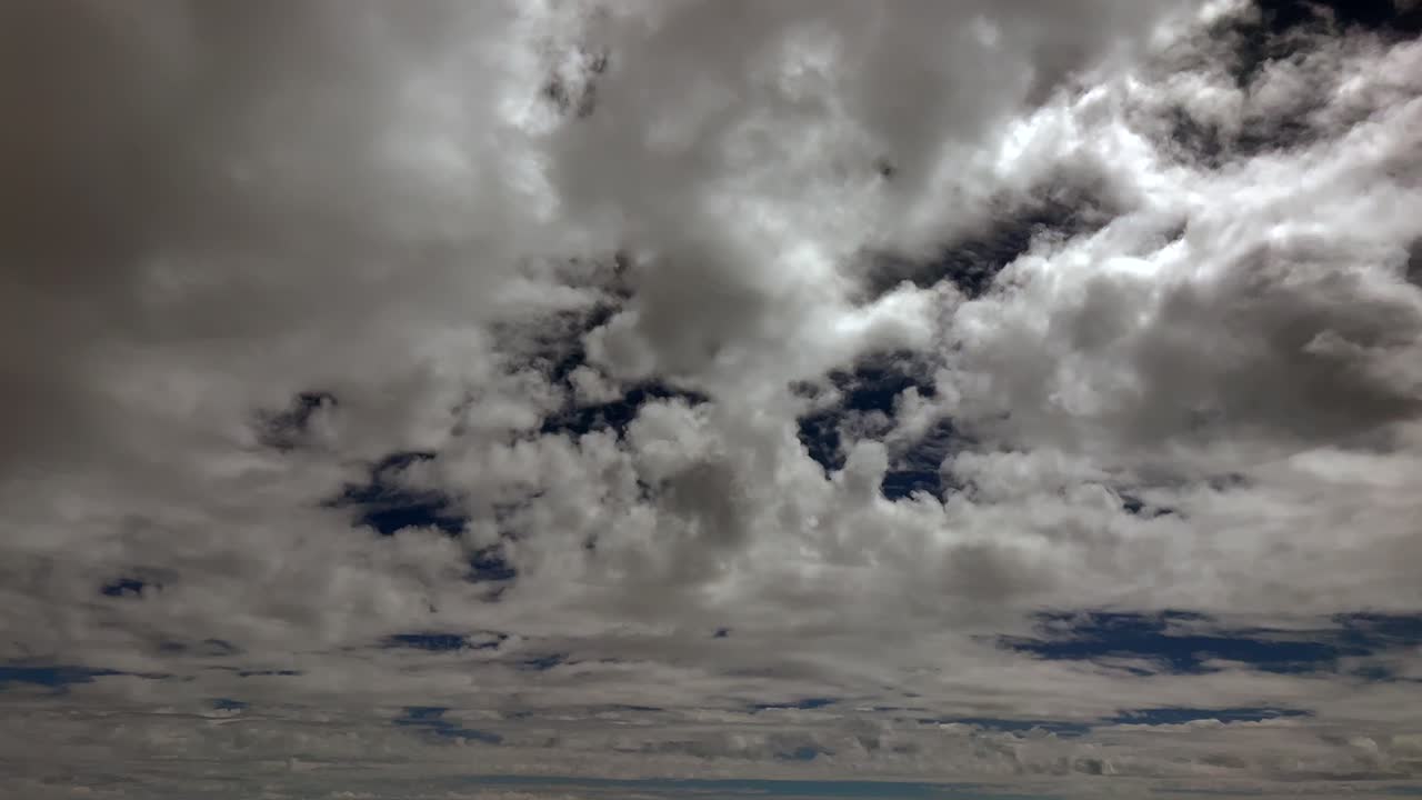 Dramatic Cloudscape: Dark and Light Cloud Formations in the Sky