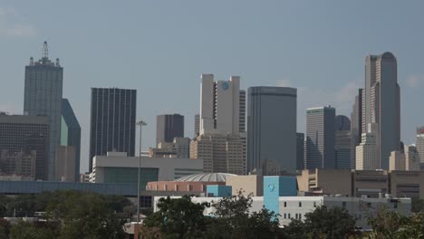 Goldene-Stunde-Der-Skyline-Von-Dallas,-Texas-Im-Sommer