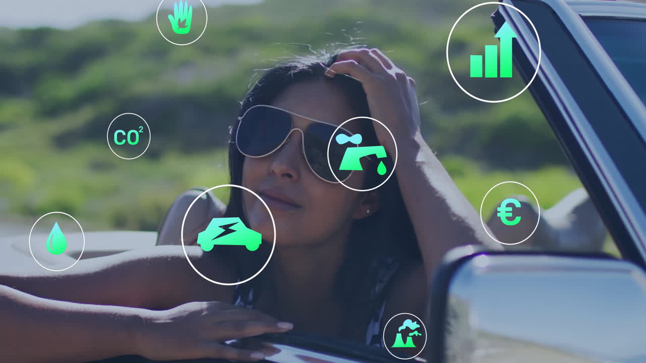 iconas de datos ambientales animación sobre mujer con gafas de sol apoyándose en el coche