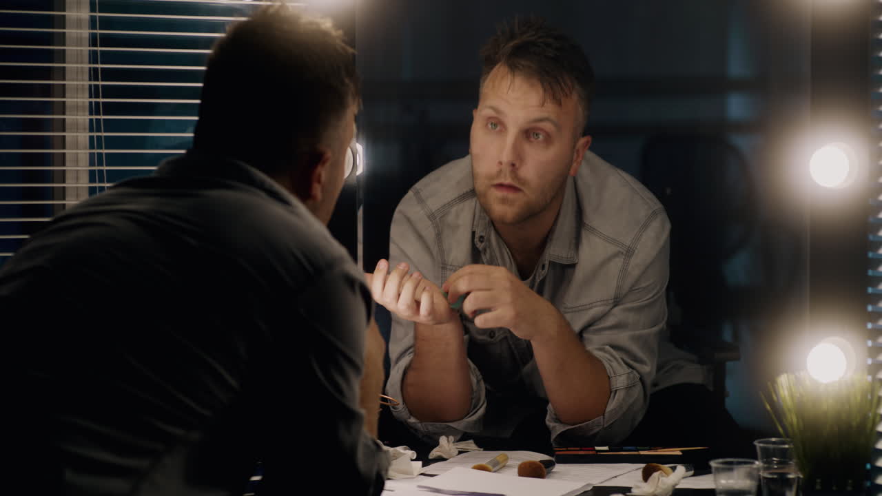 actor preparándose para una actuación