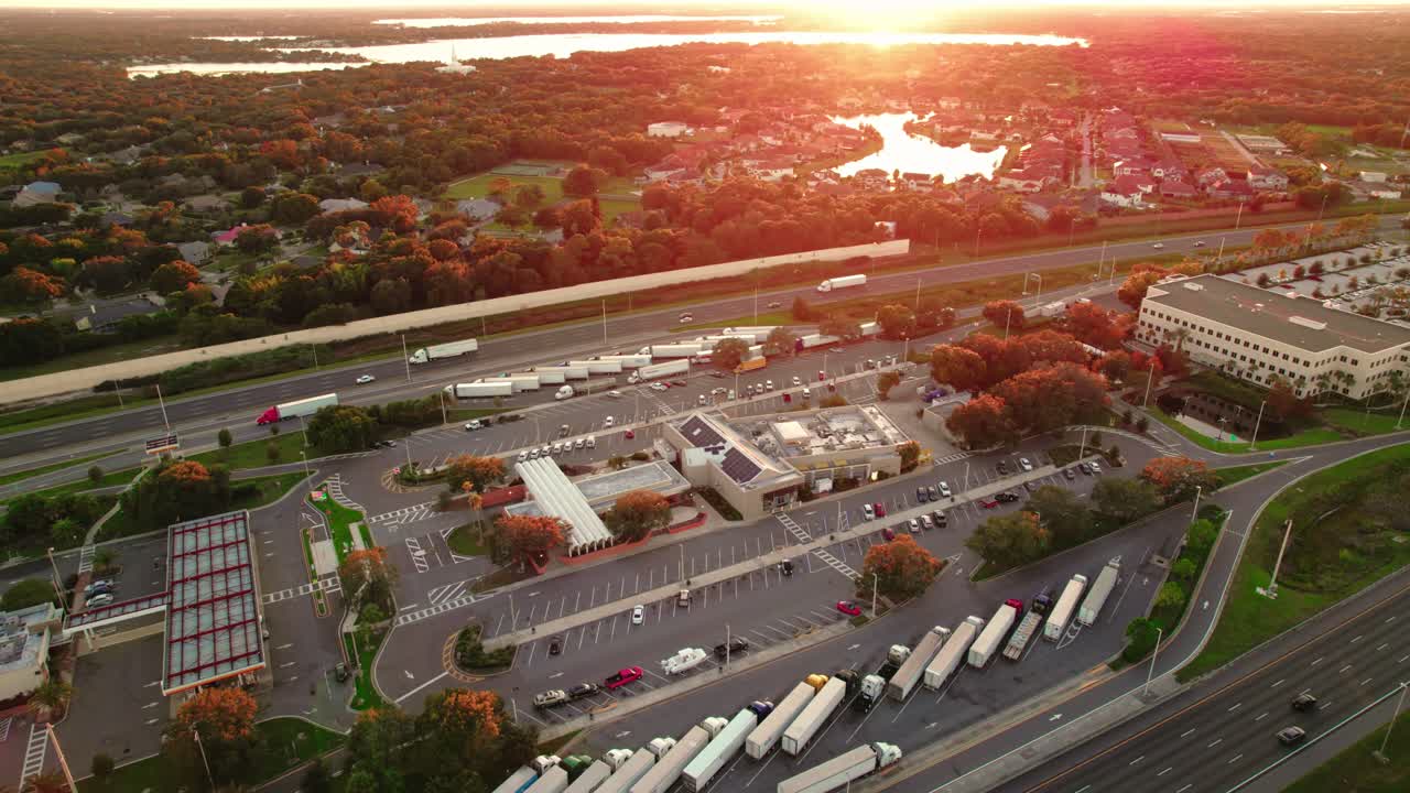 세미 트럭 운송 사업에 대한 설립 안테나