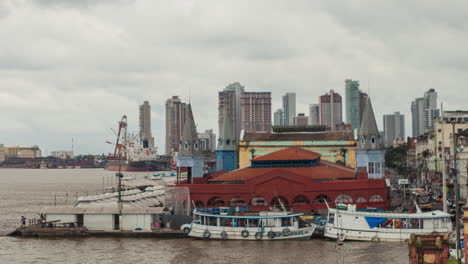 Time-lapse-of-Mercado-ver-o-peso-and-river-front,-Belem,-Para,-Brazil